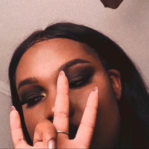 Meet your Posher, Adriana